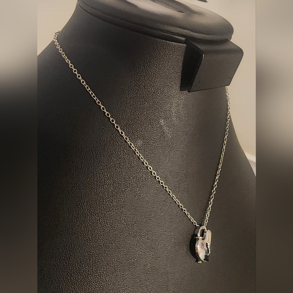 Elegant Silver Tone Pendant Necklace